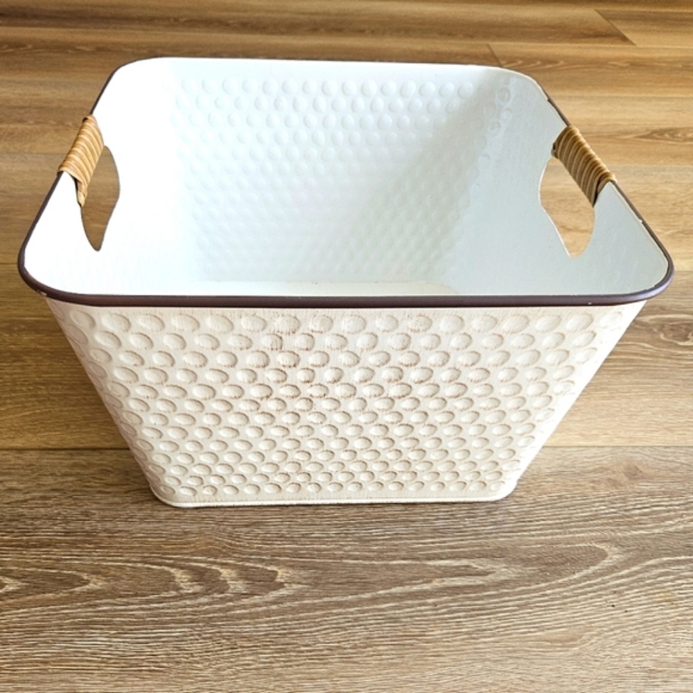 Home Decor: Large White/Cream Tin Basket Organizer With Twine Wrapped
